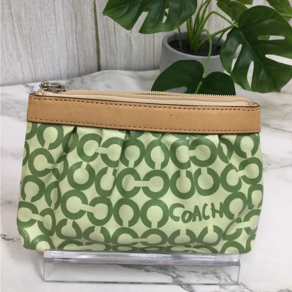 NWOT COACH Green Signature Pattern Wristlet